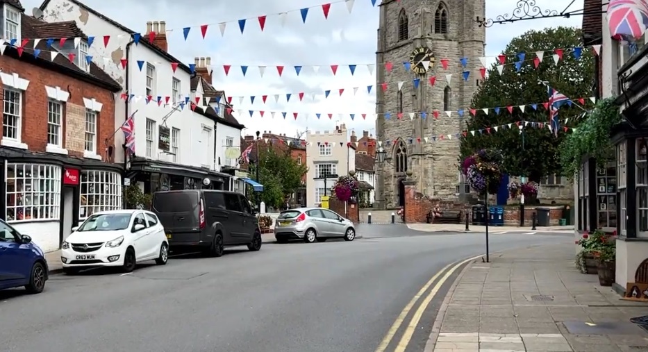Alcester town